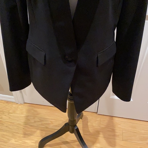 BCBG MaxAzria TUKEDO BLAZER - Picture 4 of 10